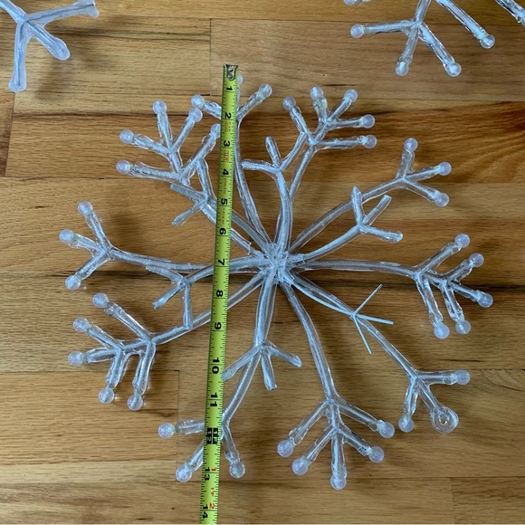 Bundle of 6 LARGE hanging decorative snowflakes - Picture 11 of 12